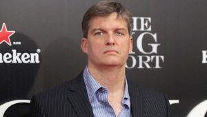 マイケル・バーリー氏が株価暴落を警告、ビットコインは一時82,000ドル、SOL、DOGE上昇