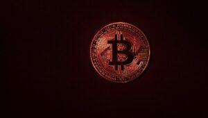 ストラテジーが数年ぶりのBTCセールを報告後、ビットコインは72,000ドルを下回る