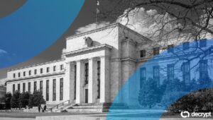 FRBがケビン・ウォーシュ政権下で「価格の安定を実現する」と発言、ビットコインは下落