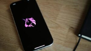 Uniswapは、許可された取引プールを使用してトークン化された資産をより深く掘り下げます