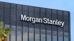 モルガン・スタンレー、手数料競争激化の中イーサリアムとソラナETFの市場シェアを狙う