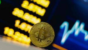 ビットコインとアルトコインは急騰しているが、アナリストは警告：これらのレベルは大きな動きを引き起こす可能性がある