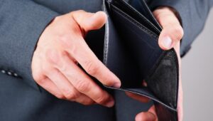 仮想通貨の空売りで4,900万ドルを稼いだトレーダーは、12秒でイーサで2,400万ドルを失った