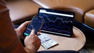 リチャード・テン氏がビットコインの8月上昇相場と主要取引を分析