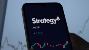 セイラーは戦略の848,250 BTCの保有を拡大するためにさらなるビットコイン購入をからかう